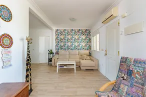 Guest house with pool near Valencia - Image 3
