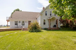 Spacious Waterview Home - Image 2