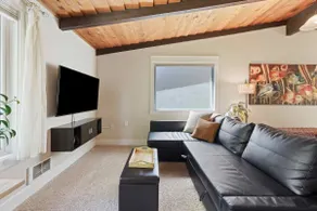 Near River Trail - Pet-Free - King - Local Hosts - Image 2