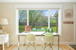 Hillside Haven: Tranquil NW Studio Near the River - Image 5
