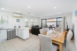 LaBellaVita 26 Landsborough St SWR - Image 4