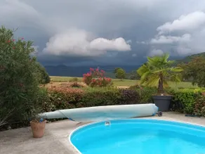 Country house in the heart of nature with swimming pool - Image 2