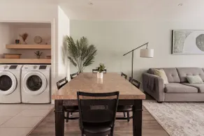 Free Parking Very nice 3BR, 10 min walk to metro - Image 4
