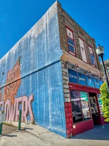 3# Boutique loft near all restaurants and river. - Image 3