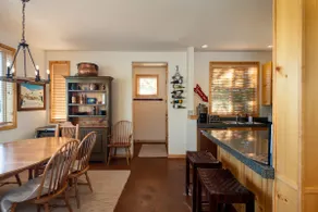 Luxurious, affordable condo one mile from downtown - Image 5