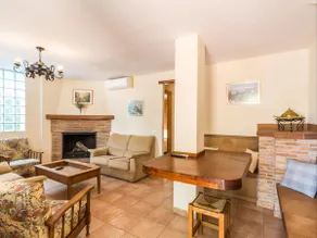 Accommodation with pool and paddle tennis court - Image 2