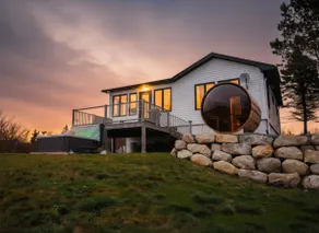 Cosy Oceanfront Cottage - Hot Tub  and Sauna - Image 2