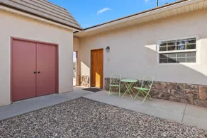 Hiking out your door! Kanab Casita, Secluded Views - Image 3