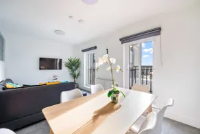Spanish Arch Townhouse - Downtown - Best Location - Image 4