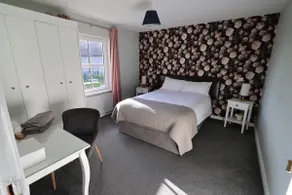Modern 4 bed house near Bunratty Castle - Image 2