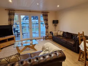 Lake's End Lodge - Image 3