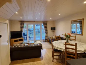 Lake's End Lodge - Image 4