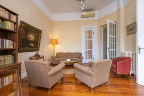 1930's neoclassical apt in the heart of Athens - Image 2