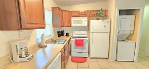 Comfy Home, Minutes from Airport & Near Everything - Image 5