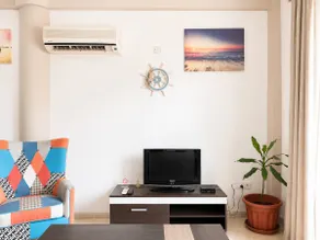 Spacious 1BD - Marina Blue Apt. - Image 5