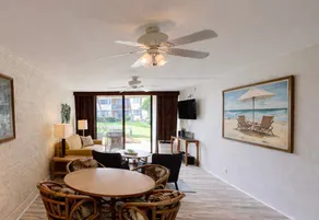 Oceanfront in Maalaea! Ground floor Steps to Beach - Image 5