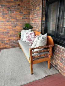 Charming Gatsby Terrace with free parking! - Image 4