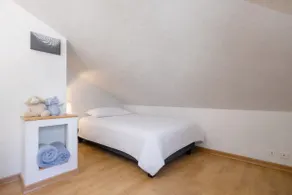 54m² duplex, AIR CONDITIONING, 2 bedrooms, 2 bathrooms, 500m from the center, private parking - Image 5