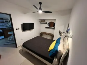 Cozy • Fast WiFi • TV • AC • Tesla backup • Beach - Image 3