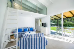 Holiday Home 'Les Herbetes' with Mountain Views, Wi-Fi and Air Conditioning - Image 5