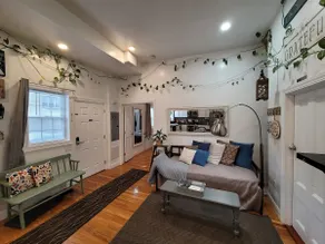 Boston Loft Farm House-Logan airport/train - Image 5