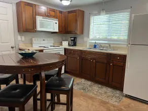 ☆Comfortably Small Downstairs Duplex☆ - Image 3