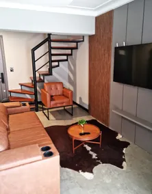 Excellent Duplex Apartment with 2 En-Suites in Downtown with Parking Space on the Main Avenue - Image 2