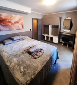 Excellent Duplex Apartment with 2 En-Suites in Downtown with Parking Space on the Main Avenue - Image 5