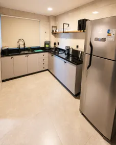 Excellent Duplex Apartment with 2 En-Suites in Downtown with Parking Space on the Main Avenue - Image 5
