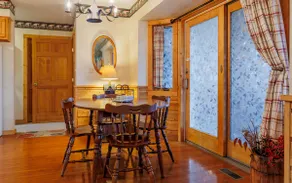 River's View- Spacious Retreat, River Views - Image 2