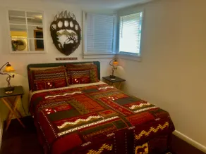 Alpenhaven ~ A Romantic Mountain Escape w Hot Tub! - Image 4