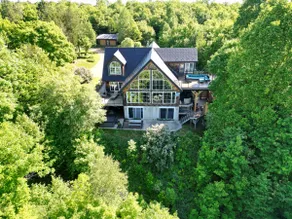 BIG Family & Multi-Family Cottage with Incredible View, Hot Tub & Sauna - Image 4