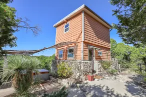 LA TOUR by Skybox Cabins - Image 3