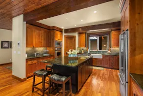 Privacy and Luxury! Fantastic outdoor living space. Hot Tub and Game Room - Image 5