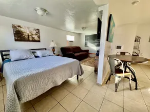 Quaint Apartment Near Popular Local Attractions - Image 2