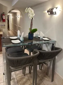 (Lively Spacious Central) Getaway in Bloomingdale - Image 2