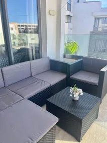 luxury, high standard, city center, swimming pool, Netflix - Image 5