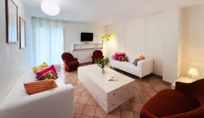 Beautiful 100 m² apartment. Free private parking. - Image 3