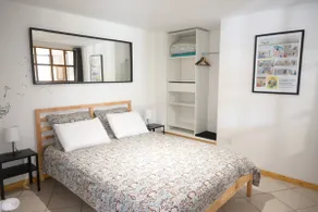 Geräumige und gemütliche Wohnung mit Terrasse, 3 Min vom See entfernt - Image 2