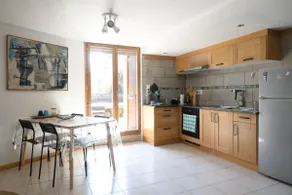 Geräumige und gemütliche Wohnung mit Terrasse, 3 Min vom See entfernt - Image 3