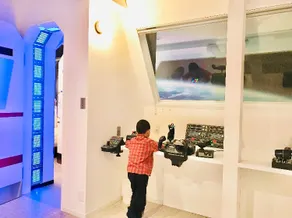 Spaceship/Cruise House for 9! Near Sta + Free Prk - Image 3