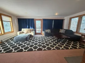 Deluxe Suite (Mountain Sports Inn) - Image 3