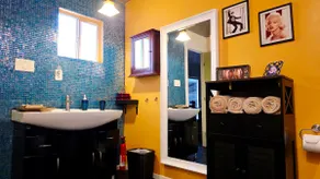 Your Quiet & Convenient Charming Northridge Escape - Image 4