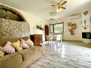Cottage with mountain views and private pool - Image 4