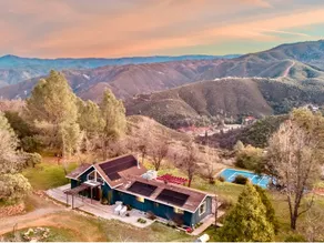 Stunning Sierra Views, 9 Acres, Pickleball, EV - Image 5