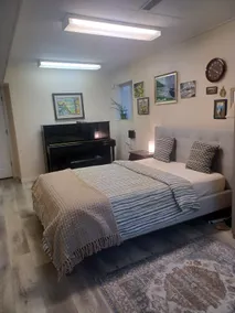 3 BD Close to Skytrain, Shopping in Vancouver - Image 2