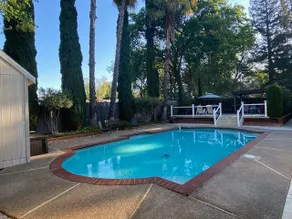 Grand Château. 2 King, 2 Queen beds. Kitchen. Pool. Patio. BBQ. - Image 5