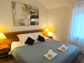 Cozy Seafront Apartment - Sea View And Parking - Image 3