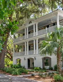 Elegant 5BR Charleston-Style Home Near Beach - Image 1