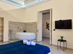 Suite with Jacuzzi for relaxation in the center of Catania - Image 4